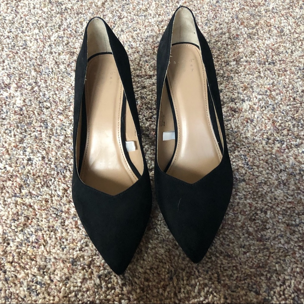 Black pointed toe heels